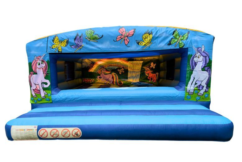 Unicorn Box, 24'5''(d) x 18'(w) x 8'(h) - 7.5m(d) x 5.5m(w) x 2.45m(h)