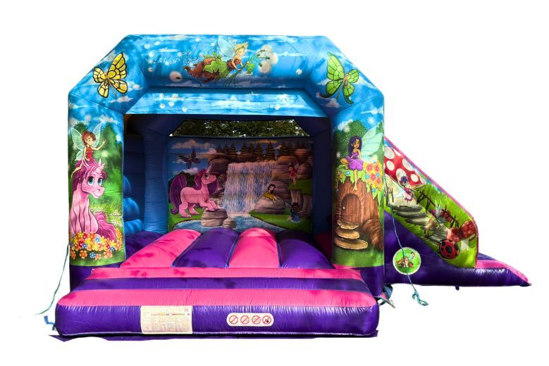 Unicorn Slide Combi, 21'(d) x 25'(w) x 10'6"(h) - 6.4m(d) x 7.6m(w) x 3.2m(h)