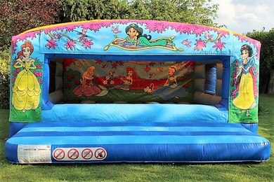 Princess Box, 24'5''(d) x 18'(w) x 8'(h) - 7.5m(d) x 5.5m(w) x 2.45m(h)