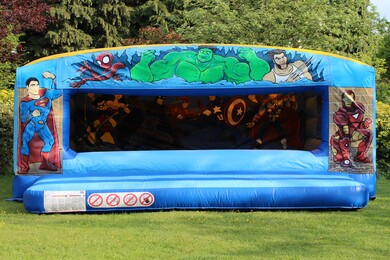 SuperHero Box, 24'5''(d) x 18'(w) x 8'(h) - 7.5m(d) x 5.5m(w) x 2.45m(h)