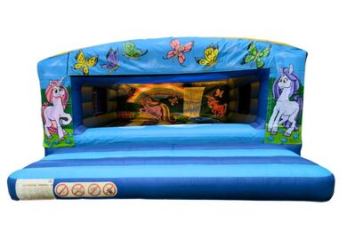 Unicorn Box, 24'5''(d) x 18'(w) x 8'(h) - 7.5m(d) x 5.5m(w) x 2.45m(h)